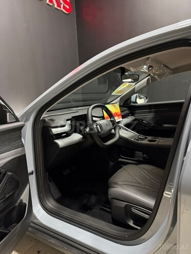 Geely Galaxy L6-12