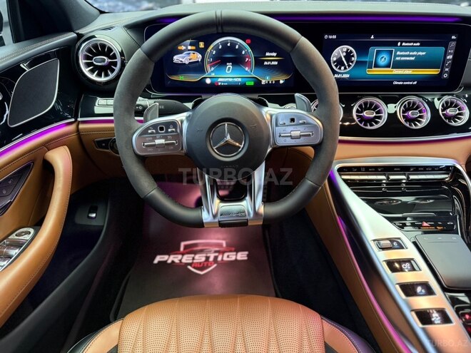 Mercedes AMG GT 43 4MATIC+-8