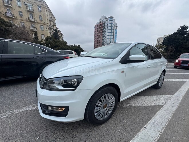 Volkswagen Polo 2018, 92,000 km - 1.6 l - Bakı