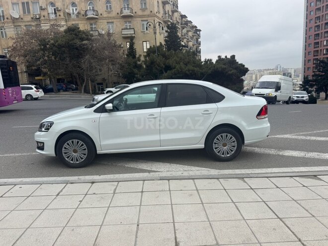 Volkswagen Polo 2018, 92,000 km - 1.6 l - Bakı