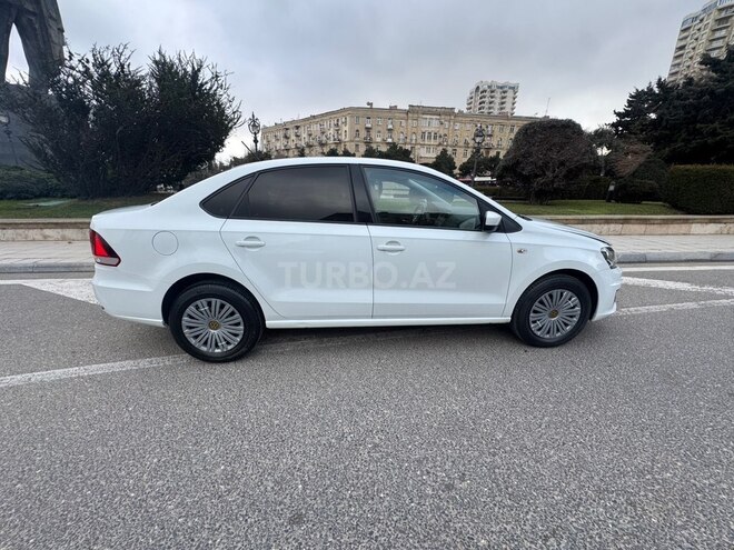 Volkswagen Polo 2018, 92,000 km - 1.6 l - Bakı
