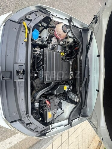 Volkswagen Polo 2018, 92,000 km - 1.6 l - Bakı
