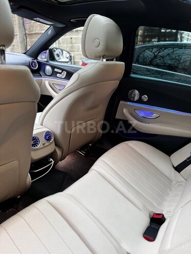 Mercedes E 300 4MATIC 2016, 136,000 km - 2.0 л - Bakı
