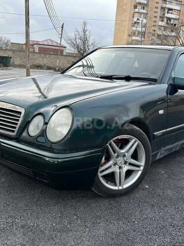 Mercedes E 230 1996, 300,000 km - 2.3 л - Bakı