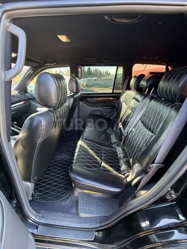 Toyota Land Cruiser Prado-4