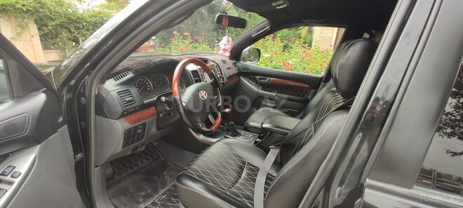 Toyota Land Cruiser Prado-10