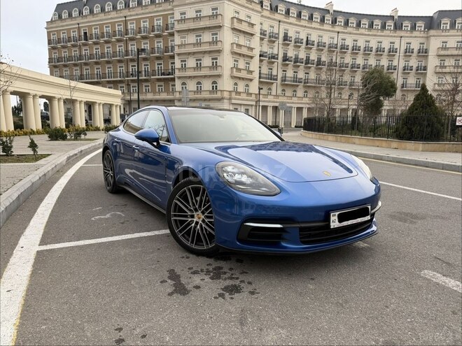 Porsche Panamera-1
