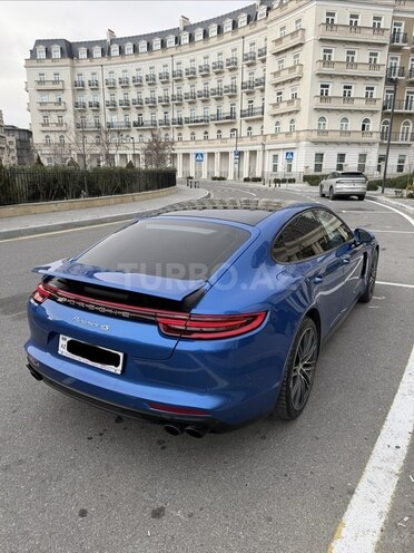 Porsche Panamera-2