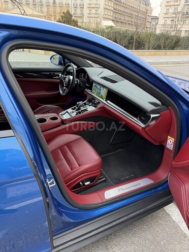 Porsche Panamera-8