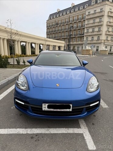 Porsche Panamera-10