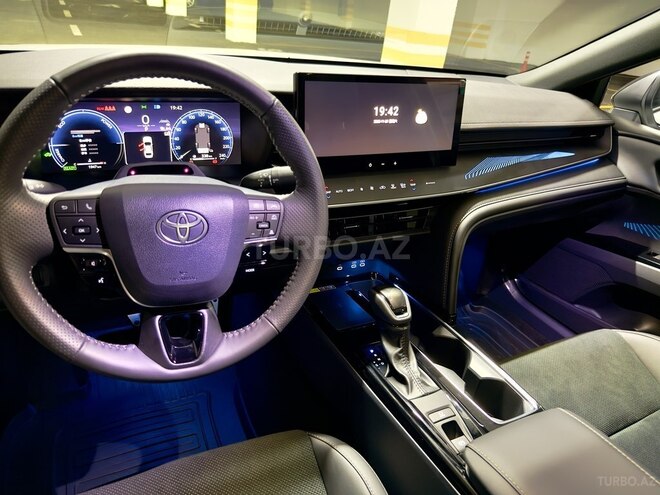 Toyota Camry 2025, 1,800 km - 2.0 l - Bakı