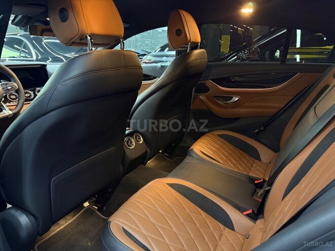 Mercedes AMG GT 43 4MATIC+-13