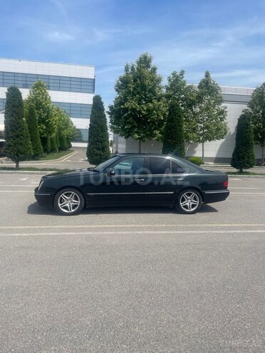 Mercedes E 320 2000, 305,000 km - 3.2 l - Bakı
