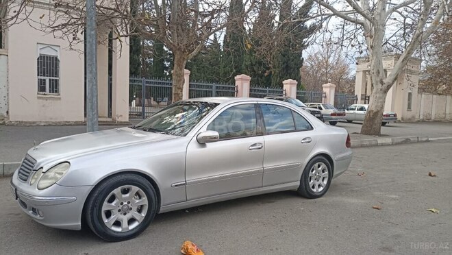 Mercedes E 220 2004, 377,000 km - 2.2 l - Bakı