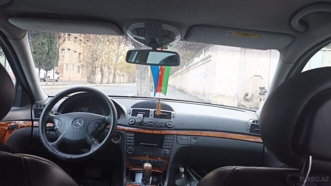 Mercedes E 220 2004, 377,000 km - 2.2 l - Bakı