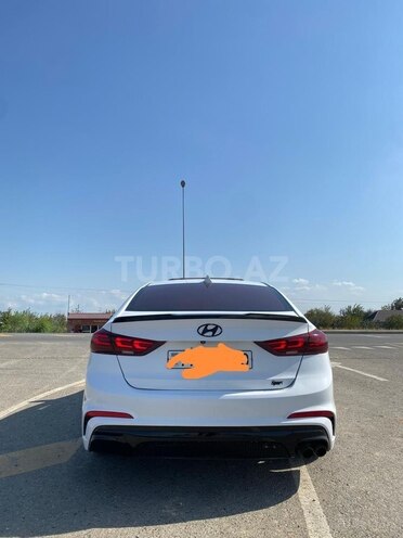 Hyundai Elantra 2016, 172,000 km - 1.6 л - Biləsuvar