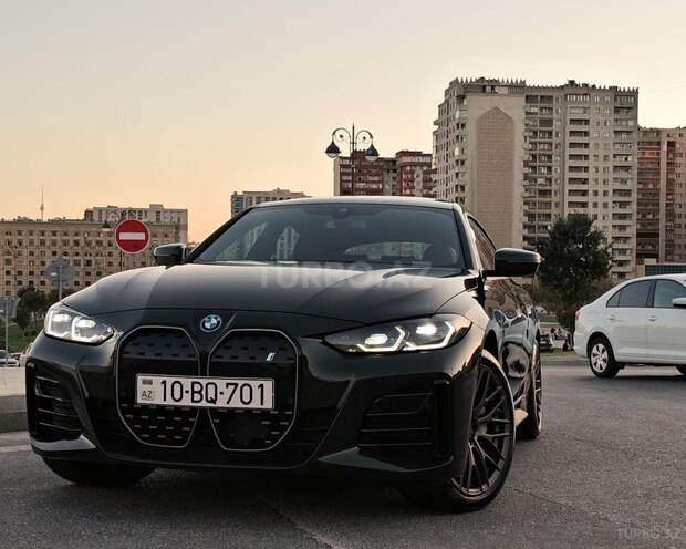 BMW i4-6