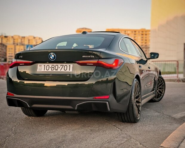 BMW i4-3