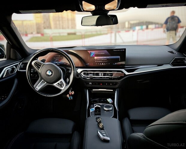 BMW i4-2