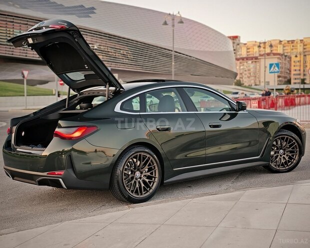 BMW i4-19