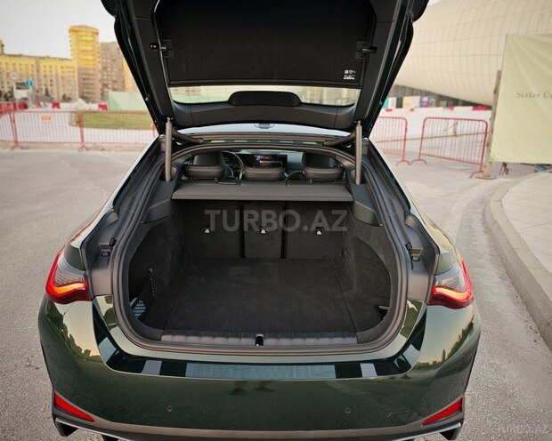 BMW i4-20