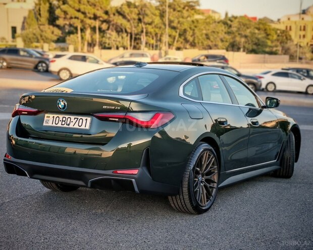 BMW i4-11