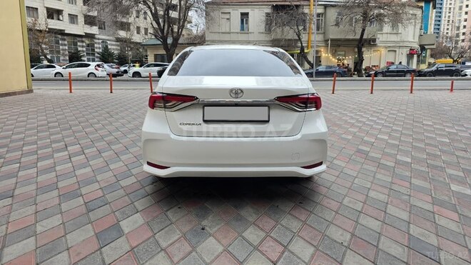 Toyota Corolla 2025, 13,000 km - 1.8 l - Bakı