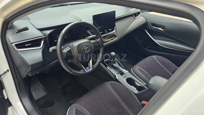 Toyota Corolla 2025, 13,000 km - 1.8 l - Bakı