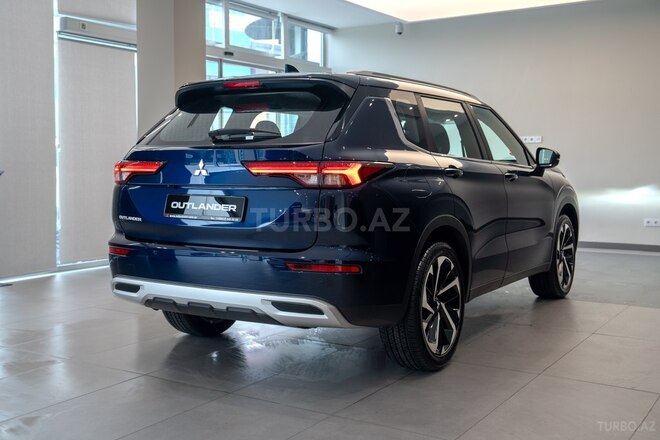 Mitsubishi Outlander-7