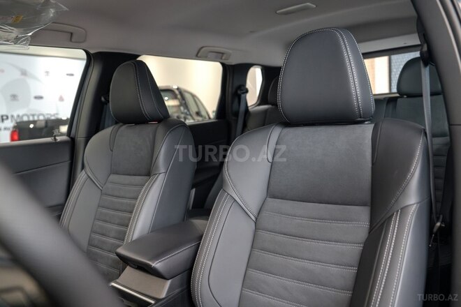 Mitsubishi Outlander-13