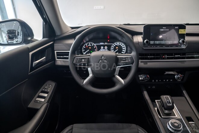 Mitsubishi Outlander-10