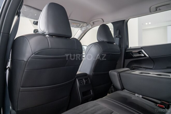 Mitsubishi Outlander-14