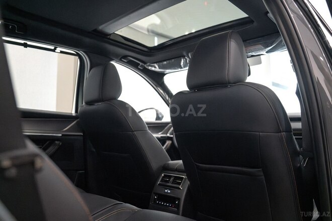 Mazda CX-90-13