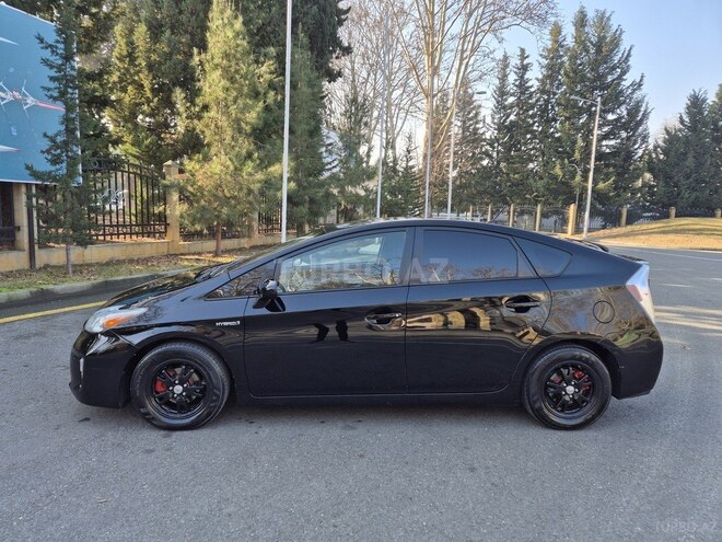 Toyota Prius 2015, 255,000 km - 1.8 л - Mingəçevir
