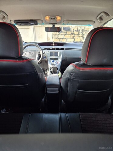 Toyota Prius 2015, 255,000 km - 1.8 л - Mingəçevir