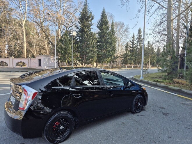 Toyota Prius 2015, 255,000 km - 1.8 л - Mingəçevir