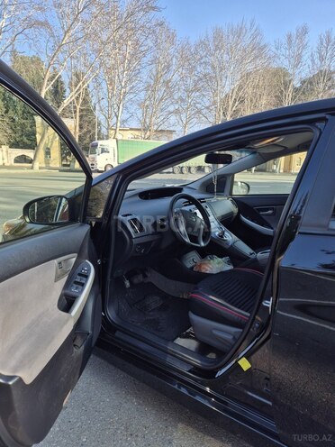 Toyota Prius 2015, 255,000 km - 1.8 л - Mingəçevir