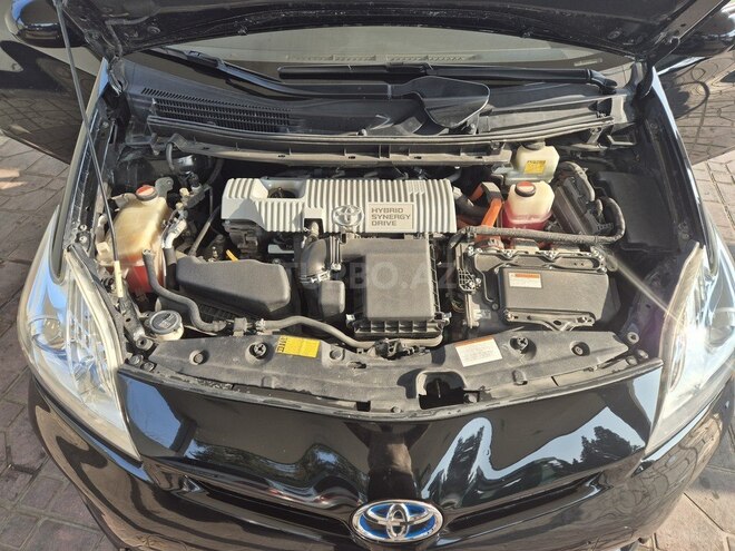 Toyota Prius 2015, 255,000 km - 1.8 л - Mingəçevir