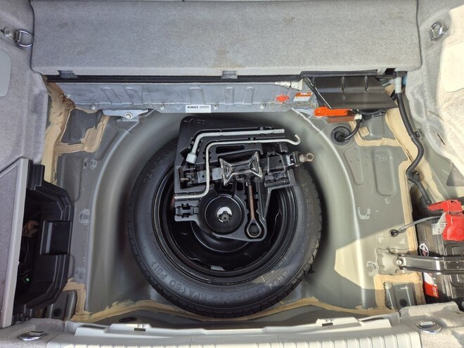 Toyota Prius 2015, 255,000 km - 1.8 л - Mingəçevir