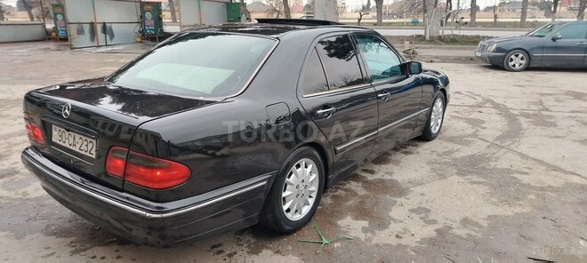 Mercedes E 240 1999, 425,000 km - 2.4 l - Bakı