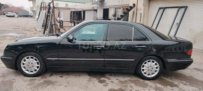 Mercedes E 240 1999, 425,000 km - 2.4 l - Bakı