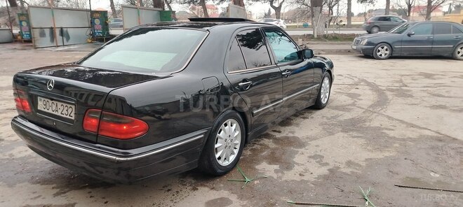 Mercedes E 240 1999, 425,000 km - 2.4 l - Bakı