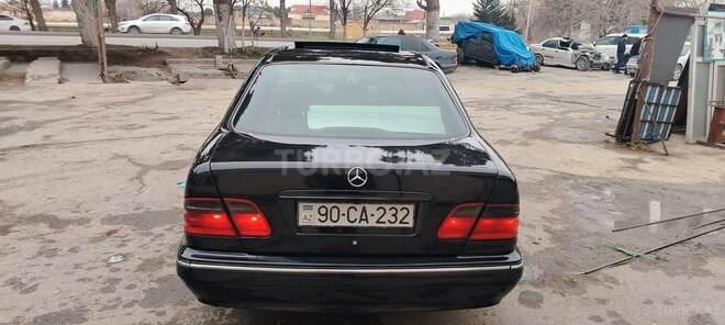 Mercedes E 240 1999, 425,000 km - 2.4 l - Bakı