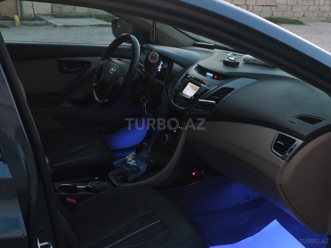 Hyundai Elantra 2015, 281,635 km - 1.8 l - Bakı