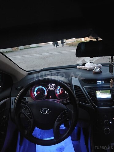 Hyundai Elantra 2015, 281,635 km - 1.8 l - Bakı