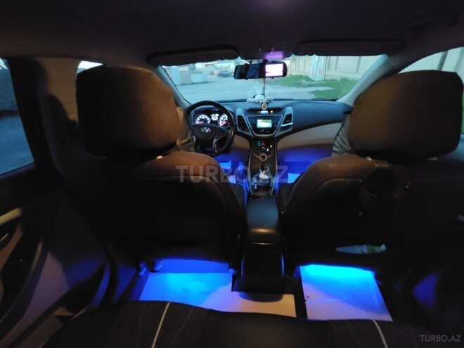 Hyundai Elantra 2015, 281,635 km - 1.8 l - Bakı