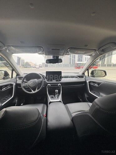 Toyota RAV4 2024, 14,000 km - 2.5 л - Bakı