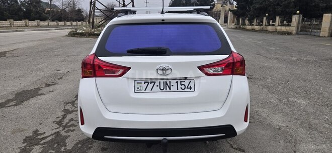 Toyota Auris-3