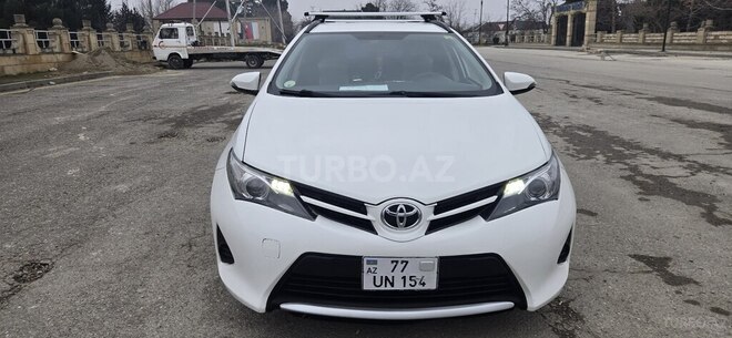Toyota Auris-1