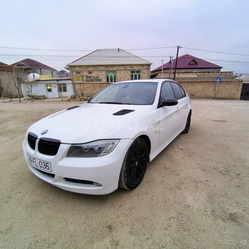 BMW 320-3